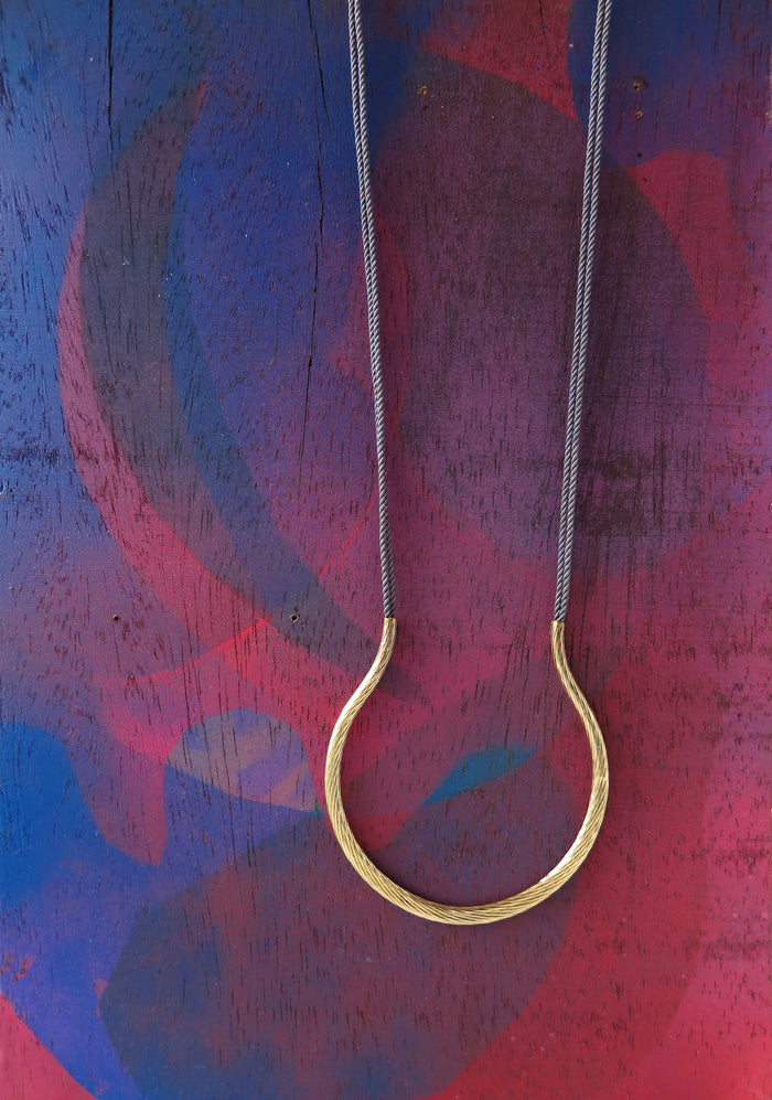 Colar útero. Latão, comprimento ajustável. Coleção Sagrado Feminino. Daniela Zadek